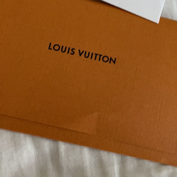 Favotite mm like new in box - Picture 4 of 7